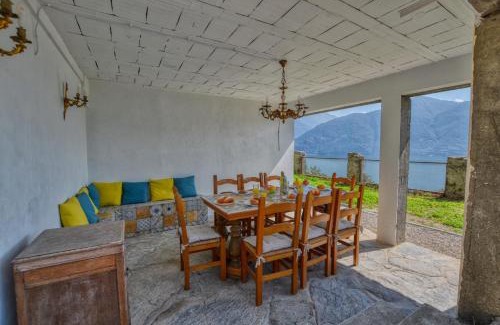 San Siro Apartment | Bello Pezzo 2-Bedroom Lakeview Apartment with Shared Garden and Terrace