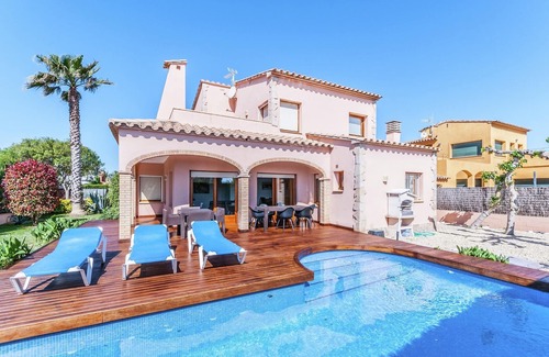 Sant Pere Pescador Villa | Belvilla by OYO Amfora 64