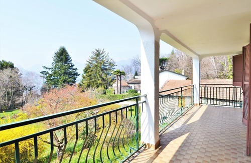 Colmegna Apartment | Belvilla by OYO holiday home in Germignaga