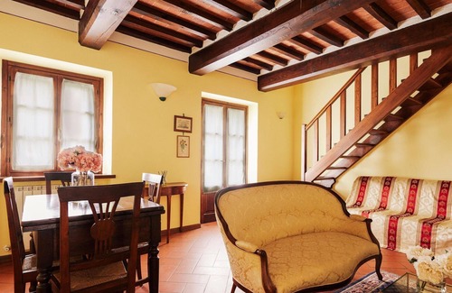 Camucia House | Belvilla by OYO Pino