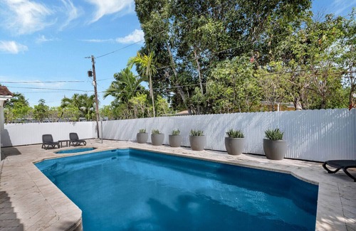 Ojus Apartment | Ben 19697 · Chic 5 Bed 3 Bath w/Heated Pool