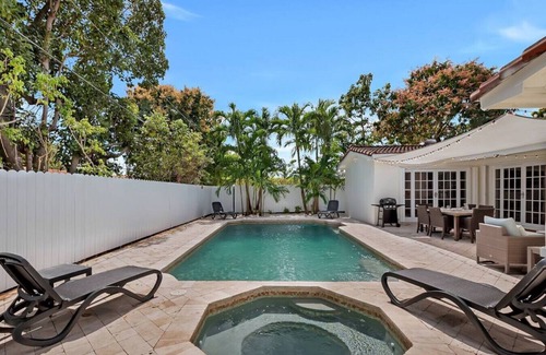 Ojus Apartment | Ben 19697 · Chic 5 Bed 3 Bath w/Heated Pool