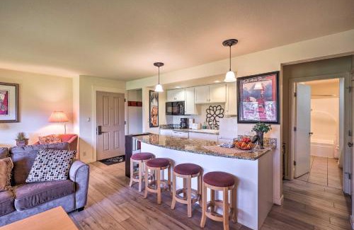 Bend Apartment | Bend Condo with Deck, Resort-Style Amenities and Views