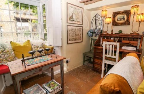 Stow-on-the-Wold House | Benfield