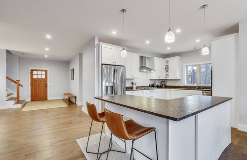 Stowe Area House | Benjamin Trail: 4 br, gas fireplace, a/c, deck with Mansfield views!