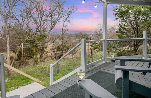 Fredericksburg House | Bent Oaks | Sleeps 10 | Hot Tub, Full Kitchen, Access to Community Pool