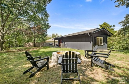 Bella Vista House | Berda's House Near Blowing Springs Park
