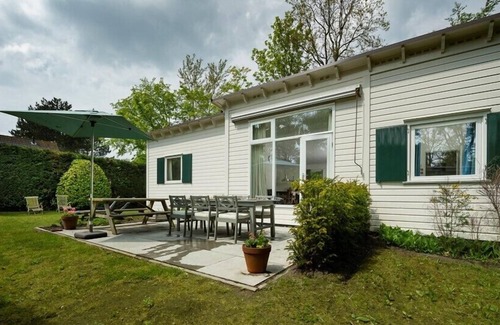 Nieuw-Haamstede Ski Chalet | Berkenpad 6 comfortable holiday cottage in nature
