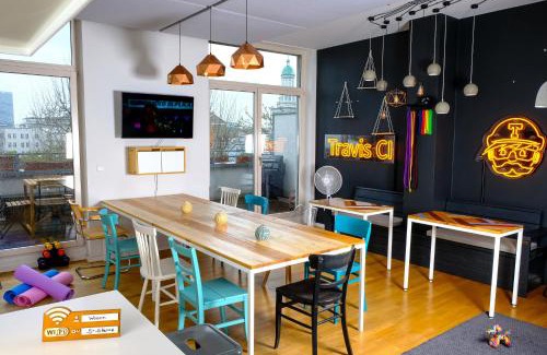 Friedrichshain Apartment | Berlin Roof&Chill Loft I OverTheTop 2-level I 170m2 I 2 Bäder I Bachelor I Familien I Gruppen I Events