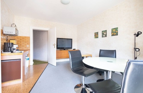 Landkreis Goslar House | "Berliner Bär" by Ko-Living- whole house | 9 apart | 450sqm | 28 guests | terrac