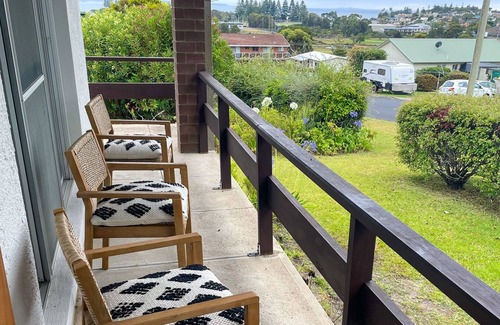 Bermagui House | Bermagui Breeze Holiday House 5 bedroom 18-20 Mumbulla Street - Bermagui