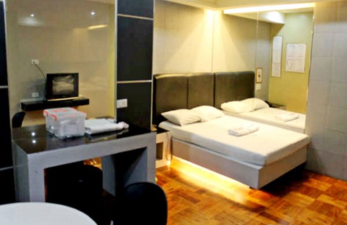 Highway Hills Hotel | Bermuda Hotel and Restaurant