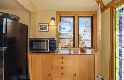 Lamoine House | Berry Cove Cottage-Oceanfront!
