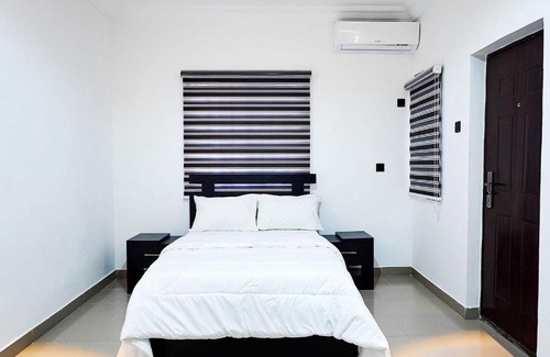Ofin House | Berrywood Stylish 2-bedroom fully serviced Maisonette