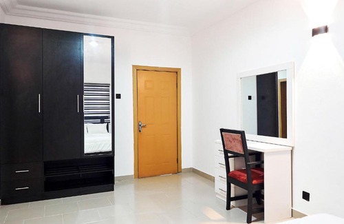 Ofin House | Berrywood Stylish 2-bedroom fully serviced Maisonette