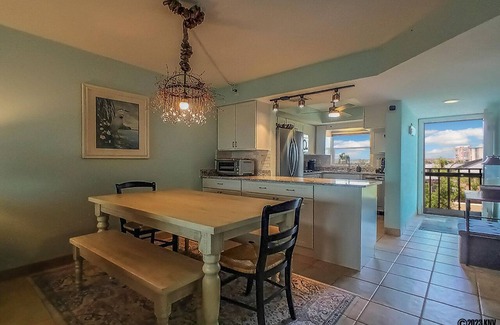 South Island Condo | BEST BARGAIN ON THE ISLAND! 2B/2B VACATION CONDO W/POOL! WALK TO BEACH!