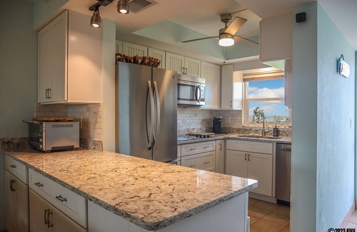 South Island Condo | BEST BARGAIN ON THE ISLAND! 2B/2B VACATION CONDO W/POOL! WALK TO BEACH!