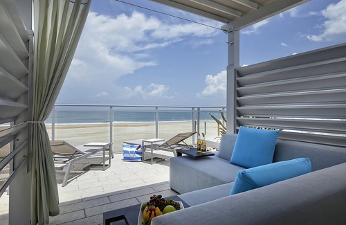 East Daytona Hotel | Best Choice for a Sunny Vacay! Unit w/Ocean View, Outdoor Pool, Pet-friendly!