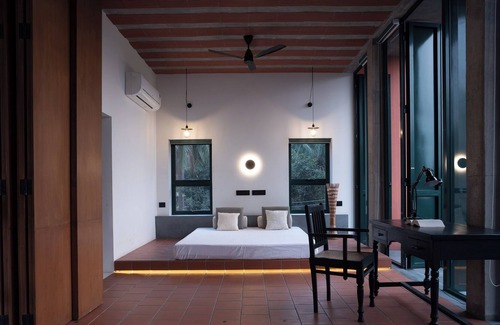 Dumas Villa | Best farmhouse in Surat Dumas Airport Road, Couples, Parties, Families, Picnics.