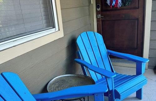 Oxford Condo | Best Game Weekend Location! Walk to the Game! Recently Remodeled 3BR with 4 Beds