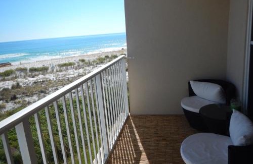 Holiday Isle Apartment | Best Gulf-Front Beach View in Destin!