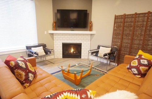 Parkland Apartment | ? Best House Near PLU. 4br Sleeps 10. Brand New!