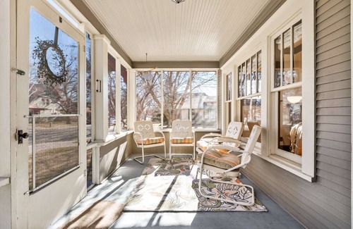 North End House | Best Location in Boise! 1912 Craftsman home in Hyde Park walk or bike everywhere!
