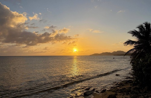 Esperanza Apartment | Best Location in Vieques! Studio/Steps to Ocean, Biobay, Restaurants and Beaches