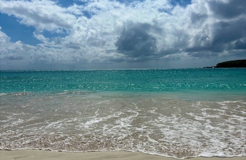 Esperanza Apartment | Best Location in Vieques! Studio/Steps to Ocean, Biobay, Restaurants and Beaches