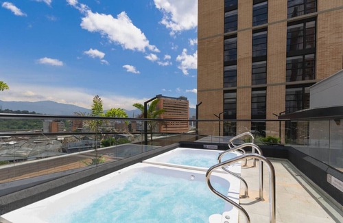 San Diego Apartment | Best of El Poblado - 2BR Apt w/Jacuzzi & Workspace