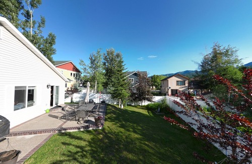 Whitefish House | Best of Whitefish 2018-25 - 5 star reviews! 3 Bedrooms 5 mins 2 WF! 30 to GNP!