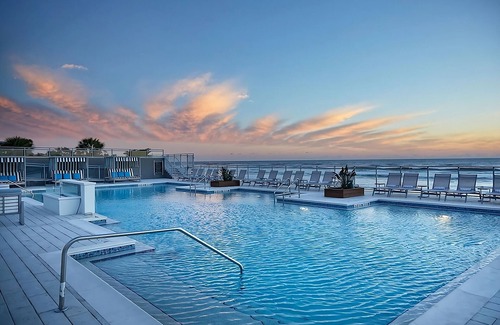 East Daytona Hotel | Best Place to Unwind! Beachfront Property w/Outdoor Pool, Pets Allowed
