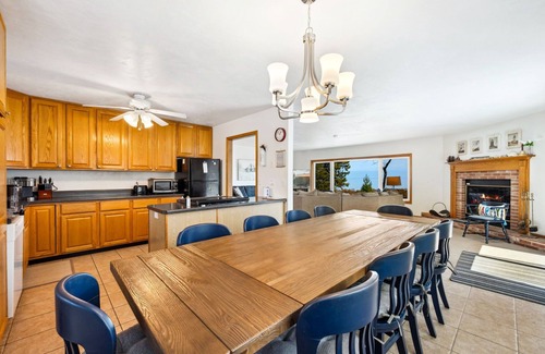 Baileys Harbor House | Best Sand Beach on Lake Mich for 14! - Aug 22-29/Aug 29- Sept 5 - Avail 2026!