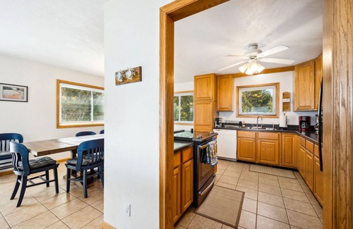 Baileys Harbor House | Best Sand Beach on Lake Mich for 14! - Aug 22-29/Aug 29- Sept 5 - Avail 2026!