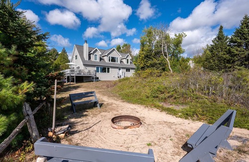 Baileys Harbor House | Best Sand Beach on Lake Mich for 14! - Aug 22-29/Aug 29- Sept 5 - Avail 2026!