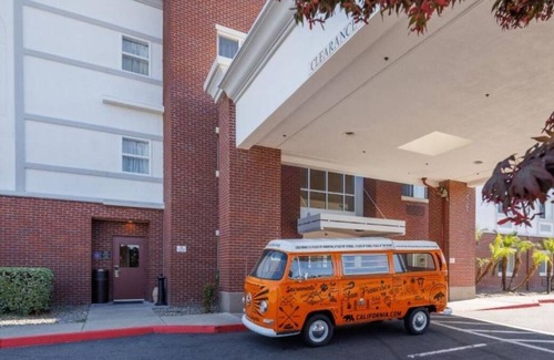 Vacaville House | Best Value, Quality Stay! Outdoor Pool, Pets Allowed, Near Southwood Park!