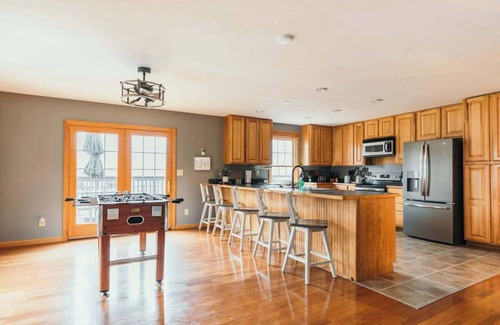 Laurelville Cabin | Best View in Hocking Hills~Hot Tub~Games~Fire Pit