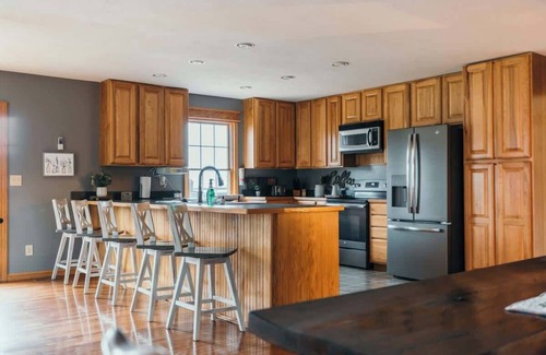 Laurelville Cabin | Best View in Hocking Hills~Hot Tub~Games~Fire Pit
