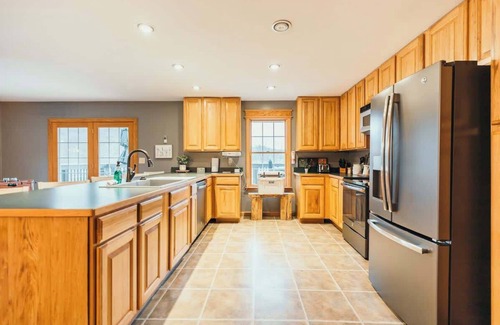Laurelville Cabin | Best View in Hocking Hills~Hot Tub~Games~Fire Pit