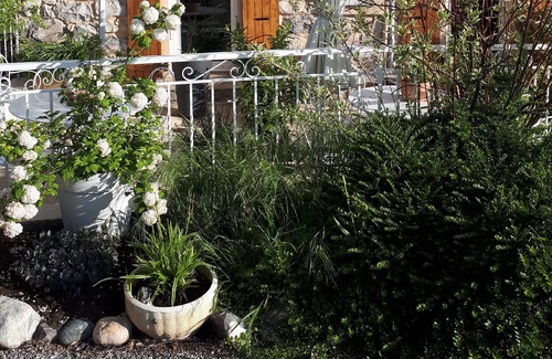 Venterol Hotel | BetB in beautiful stone village house