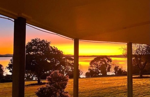 Bethanga House | Bethanga Beauty - Peaceful family paradise on acreage overlooking Lake Hume