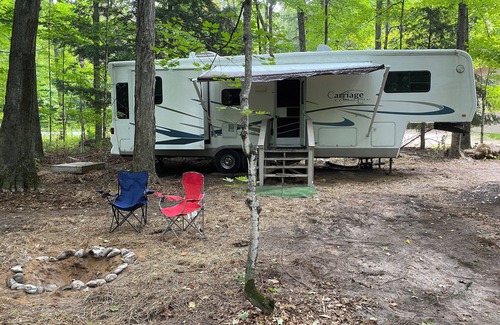 Beulah House | Betsie - Excellent 35Ft RV Camper in the Woods Fire Pit & Hot Tub Access