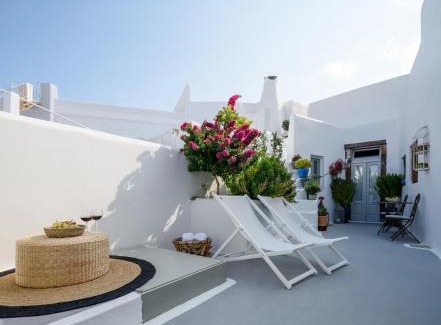 Karterados House | Betty's Home Santorini