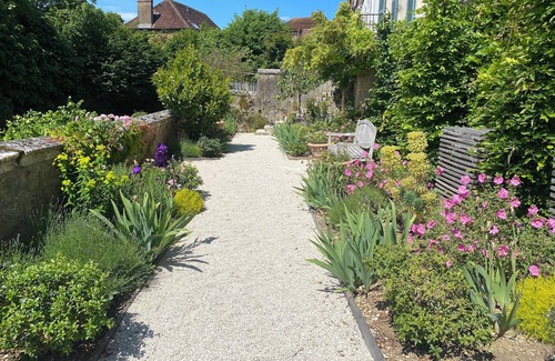 Ervy-le-Chatel House | Between Champagne and Burgundy, family home with swimming pool.