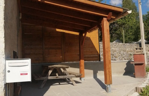 Saint-Vincent-les-Forts Apartment | Between Lakes and Mountains