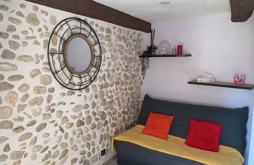 Roumoules House | Between lake and lavender