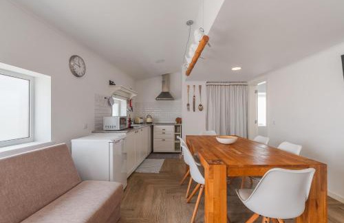Malveira da Serra House | Between Mountain And Sea