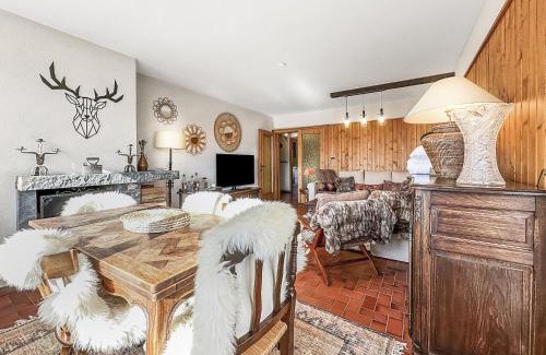 Lens Apartment | Between slopes and golf facing the Alps