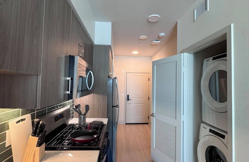 Midway District Apartment | Bevel Apartments: Stylish 1-Bedroom with AC & Fitness Center in Prime Point Loma