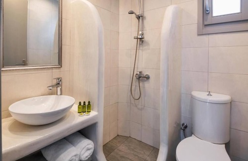 Fira Apartment | BH618 - C - Room Santorini